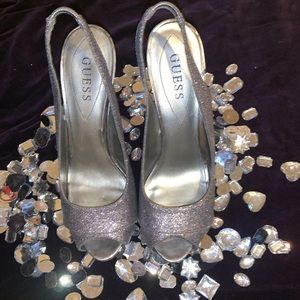 Like new Guess glitter silver pumps size 7.5